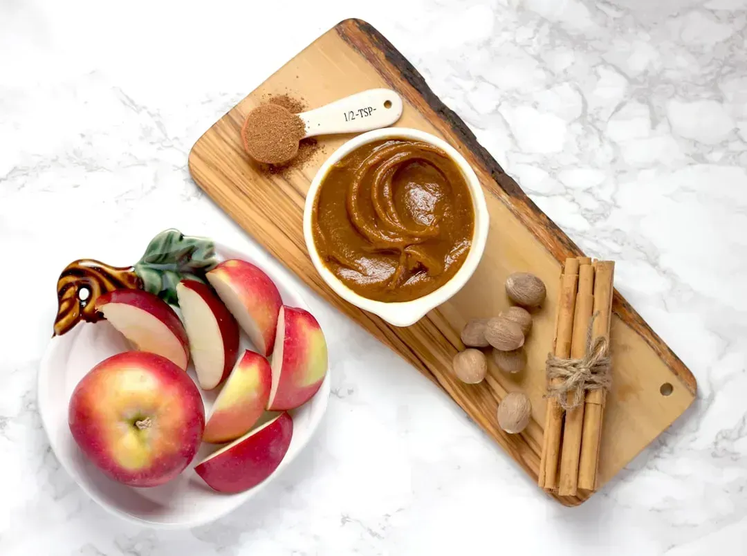 2. Apple slices with almond butter (Image Credits: Unsplash)