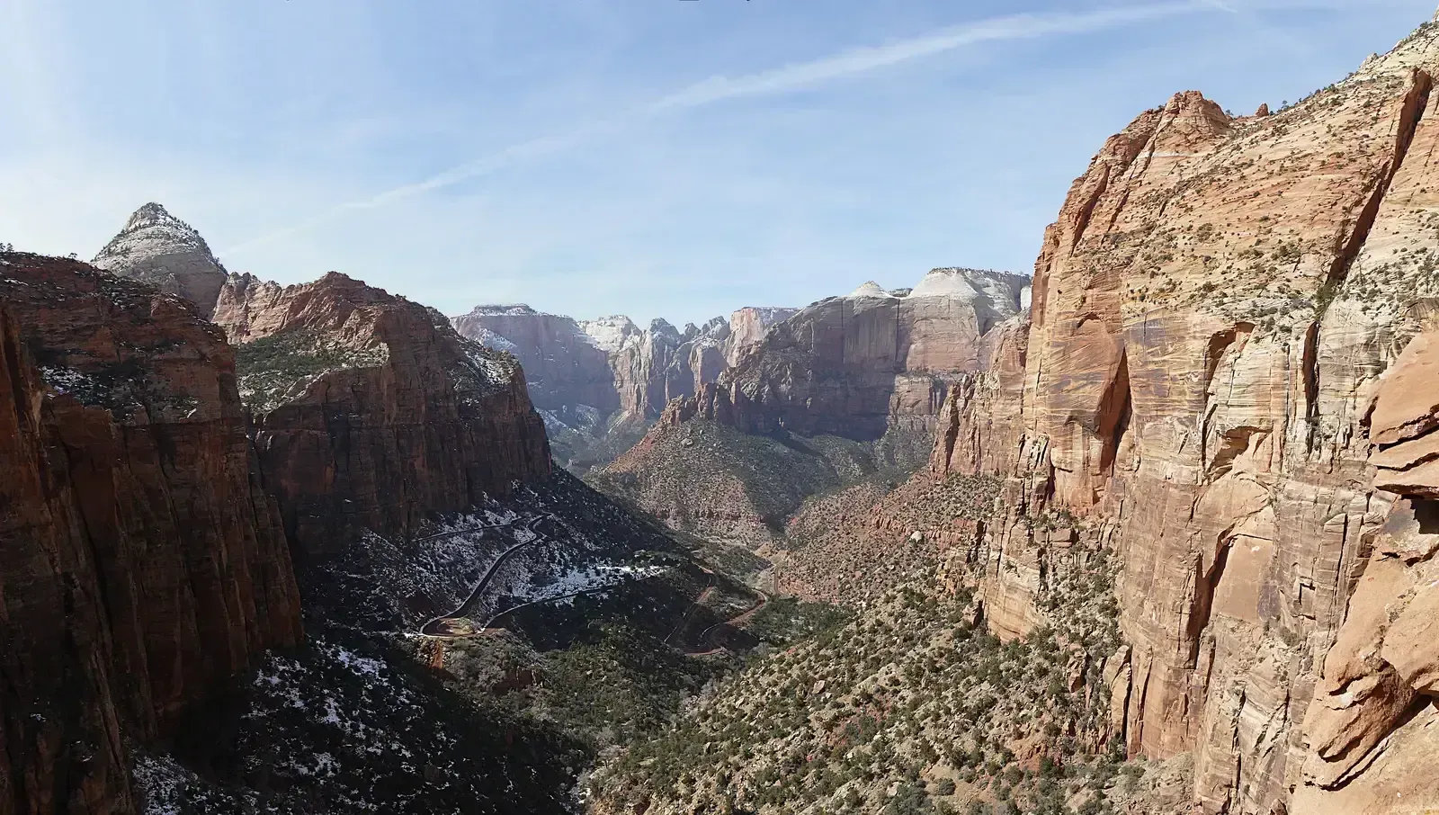 2. Zion National Park, Utah (Own work This image was created with Hugin., CC BY-SA 2.5 ca)