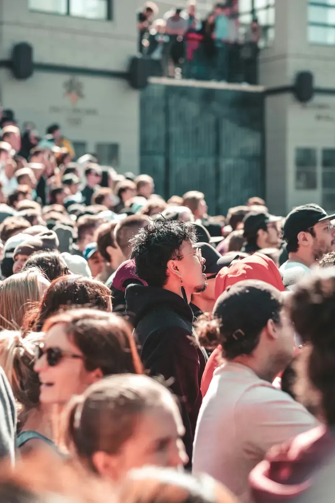 Crowds that no longer feel like a getaway (Image Credits: Unsplash)