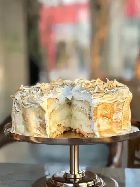 Baked Alaska (Image Credits: Pexels)