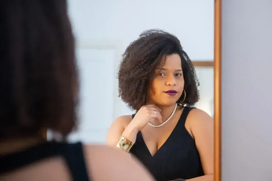 11. They Recover From Criticism Without Spiraling (Image Credits: Pexels)
