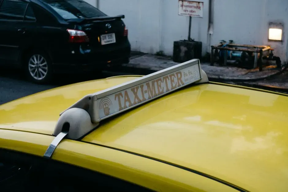 2. The rigged taxi meter or "meter's broken" line (Image Credits: Pexels)