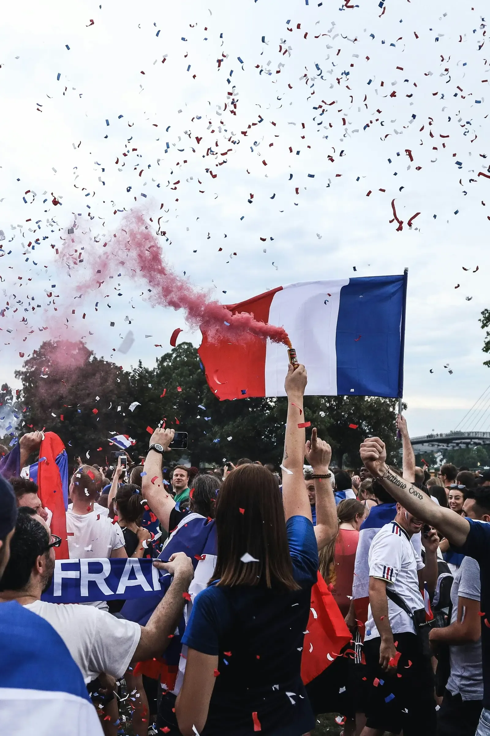 Bonjour (Image Credits: Unsplash)