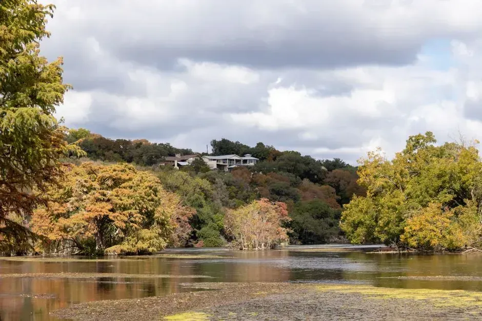7. New Braunfels: A German-Rooted River City Going Its Own Way (Image Credits: Pexels)
