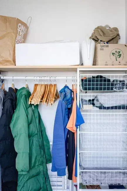 Where wire shelving still makes sense (Image Credits: Pexels)