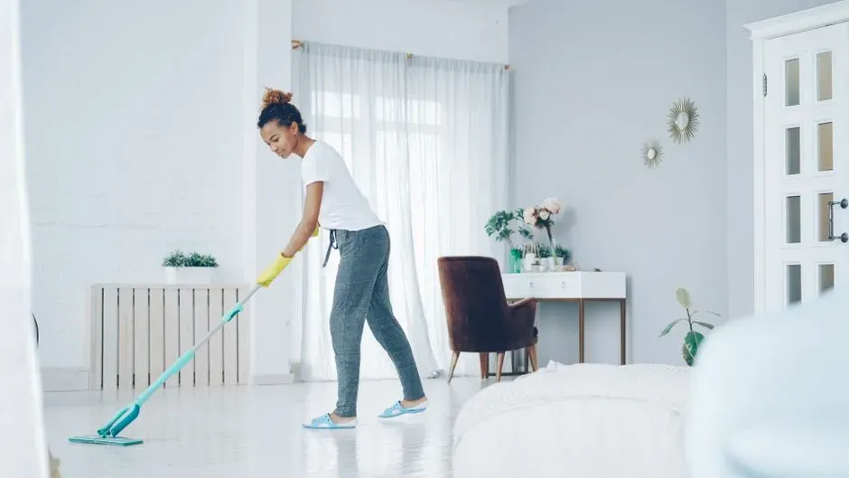 Spray Floor Cleaners (Image Credits: Pexels)