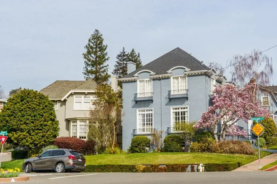 15. The neighborhood itself, seen from the curb (Image Credits: Pexels)