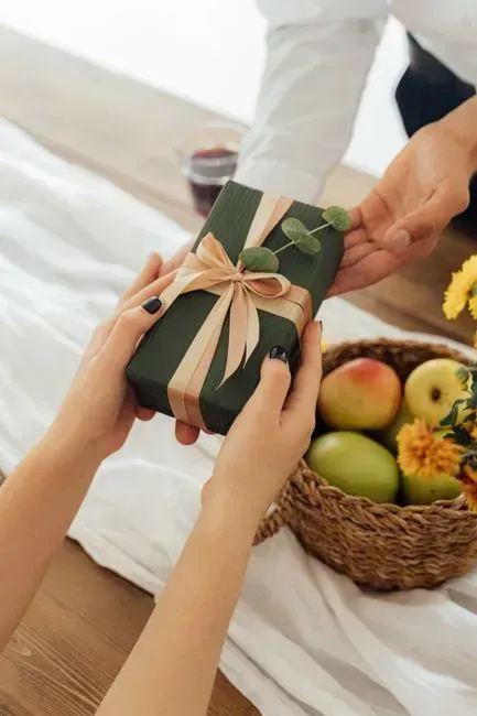 7. Never Showing Up to a Neighbor's House Empty Handed (Image Credits: Pexels)
