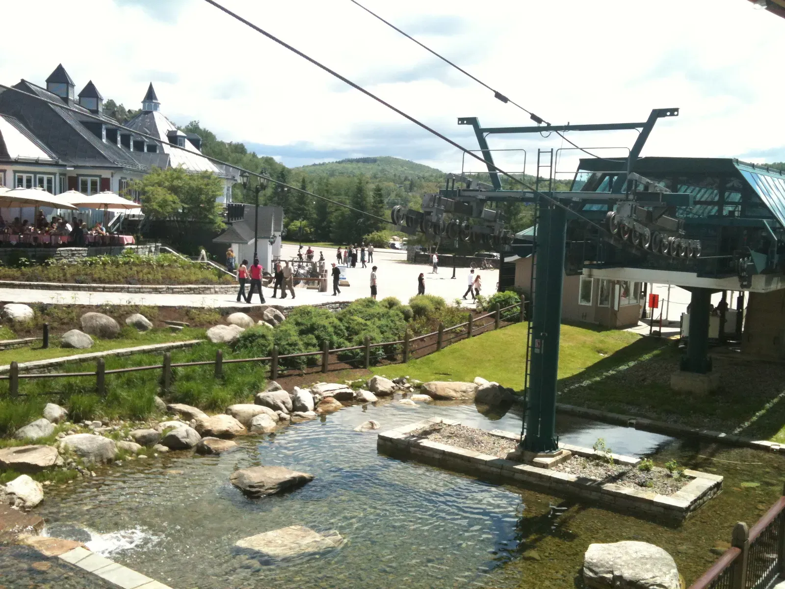6. Mont-Tremblant, Quebec (By gueco8288, CC BY 3.0)