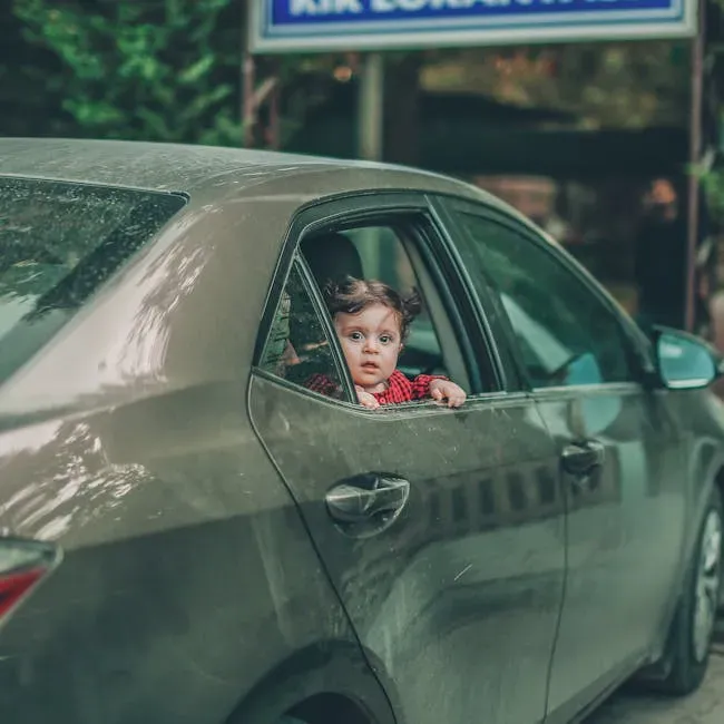 6. Leaving Children Alone in Parked Cars (Image Credits: Pexels)
