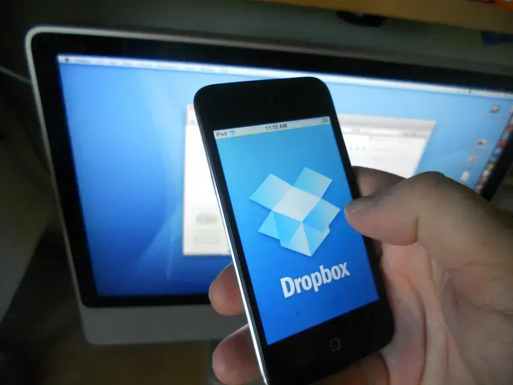 Digital storage quietly solved a physical problem (IN 30 MINUTES Guides, Flickr, CC BY 2.0)