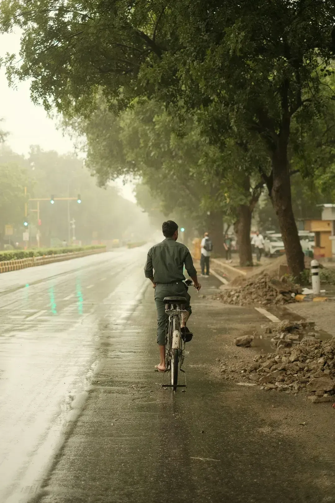 4. Delhi, India - Heat, Flooding, and a Relentless Double Exposure (Image Credits: Unsplash)