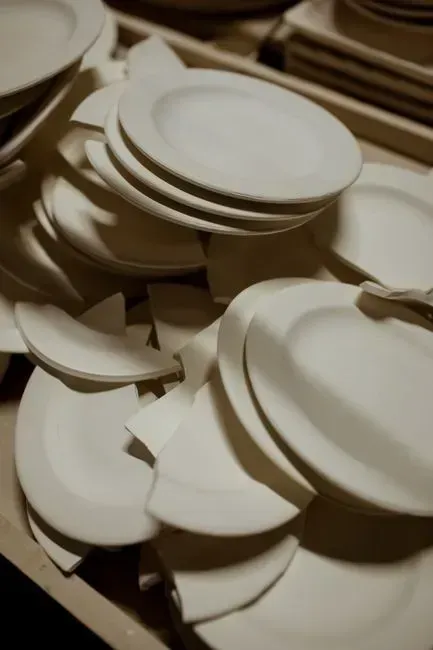10. Broken or Chipped Dishes (Image Credits: Pexels)