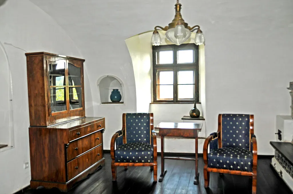 9. The Biedermeier Cabinet or Wardrobe (dgjarvis10@gmail.com, Flickr, CC BY-SA 2.0)