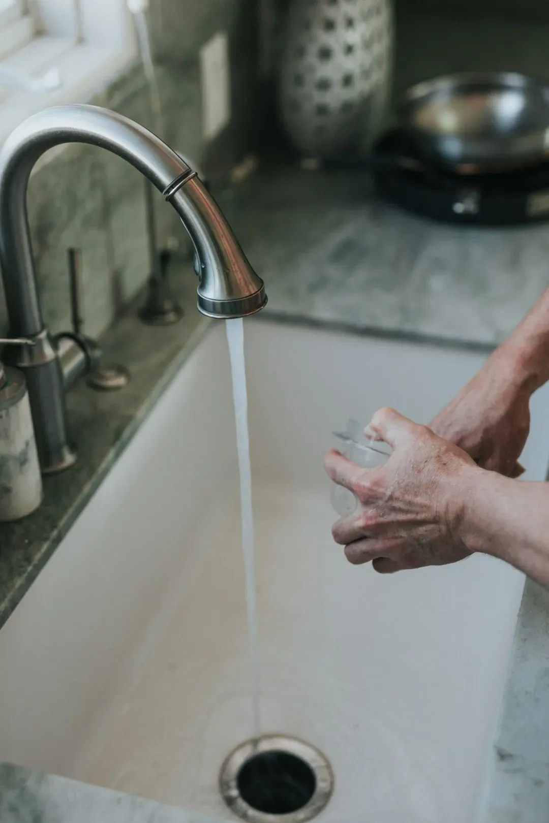 2. Handwashing Problems That Go Beyond Dirty Hands (Image Credits: Unsplash)