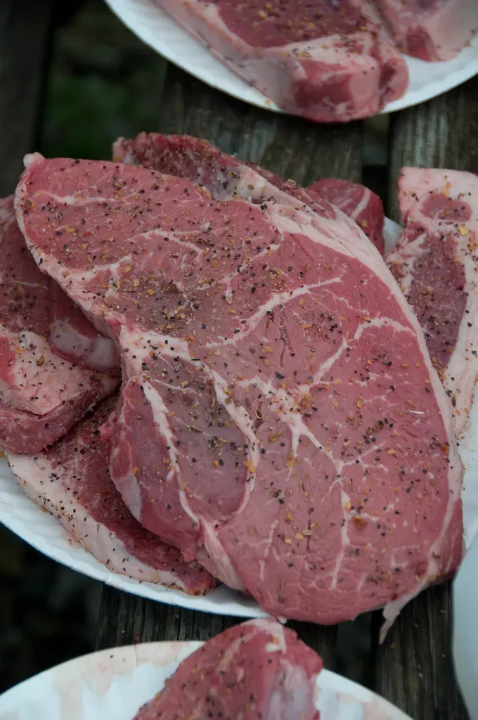 8. Raw eggs, raw meat, and cooked bones (Herkie, Flickr, CC BY-SA 2.0)