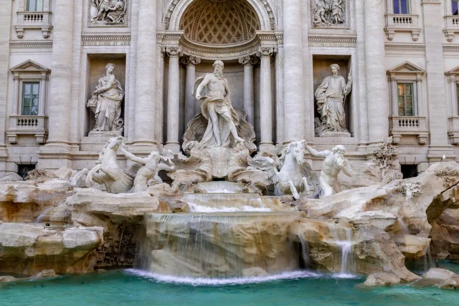 3. Restaurants around the Trevi Fountain, Rome (Image Credits: Pexels)