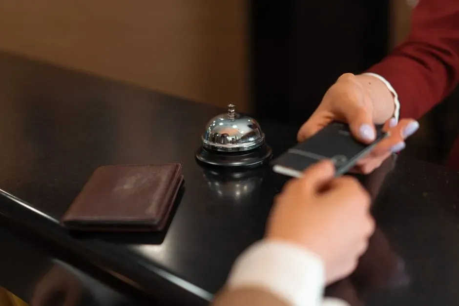 Loyalty program members with mid-tier status (Image Credits: Pexels)