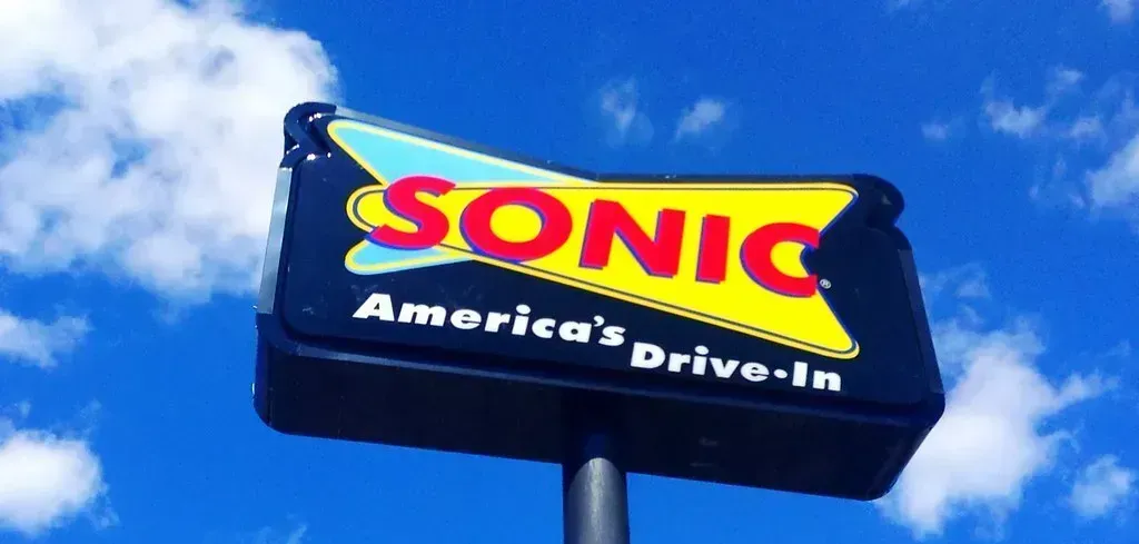 6. Sonic Drive-In: Drive-In Concept, Drive-Out Disappointment (JeepersMedia, Flickr, CC BY 2.0)