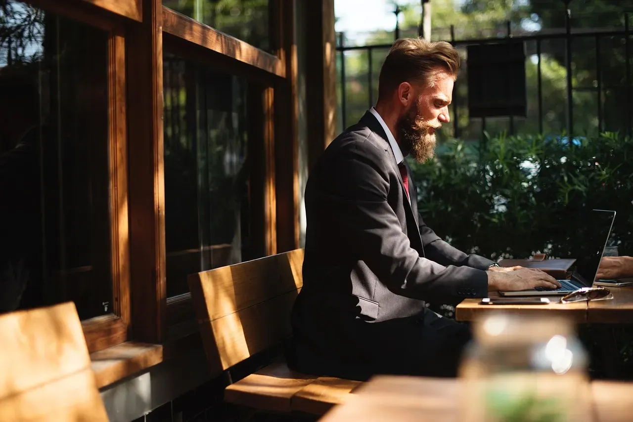 4. Using the Café as a Daily Remote Office (Image Credits: Pixabay)