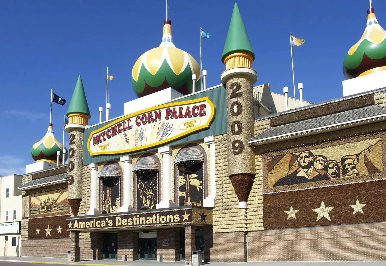 Corn Palace, Mitchell, South Dakota (Image Credits: Pixabay)