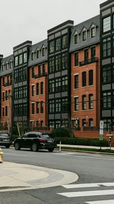 2. Colonial Village, Arlington, Virginia (Image Credits: Pexels)
