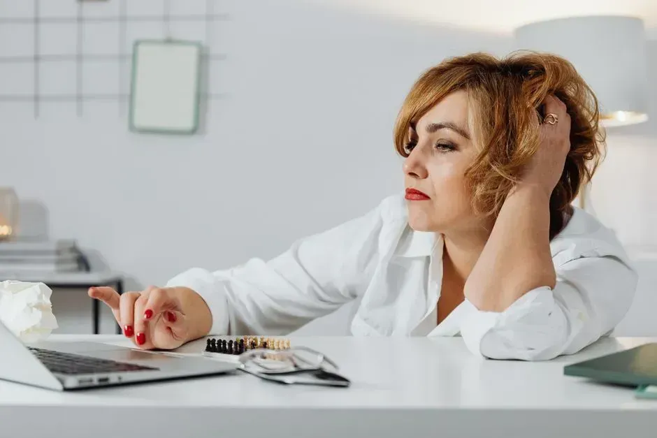 5. Staying in Jobs or Roles That Drained Them (Image Credits: Pexels)