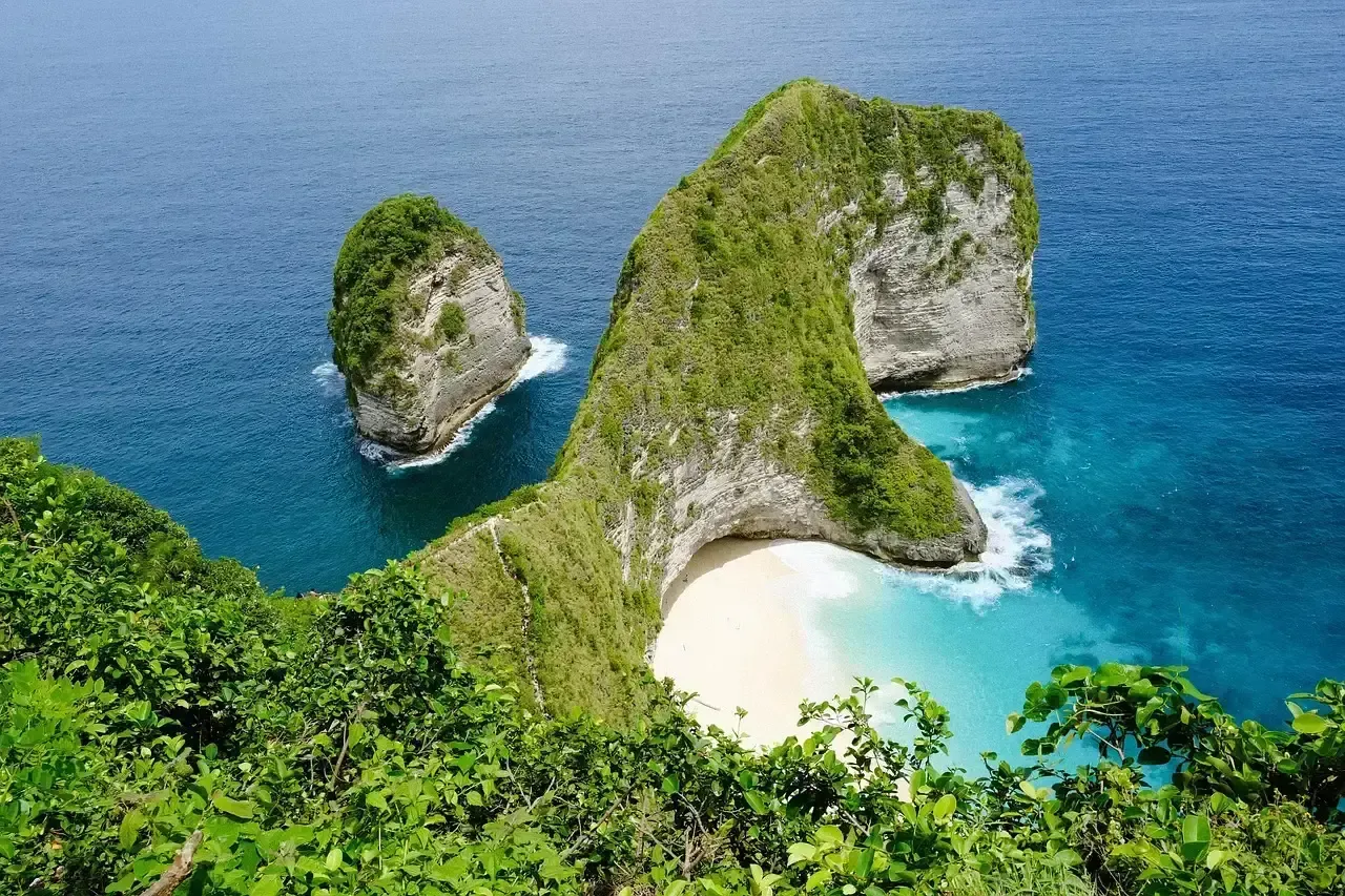 Bali, Indonesia: Paradise With a Price Problem (Image Credits: Pixabay)