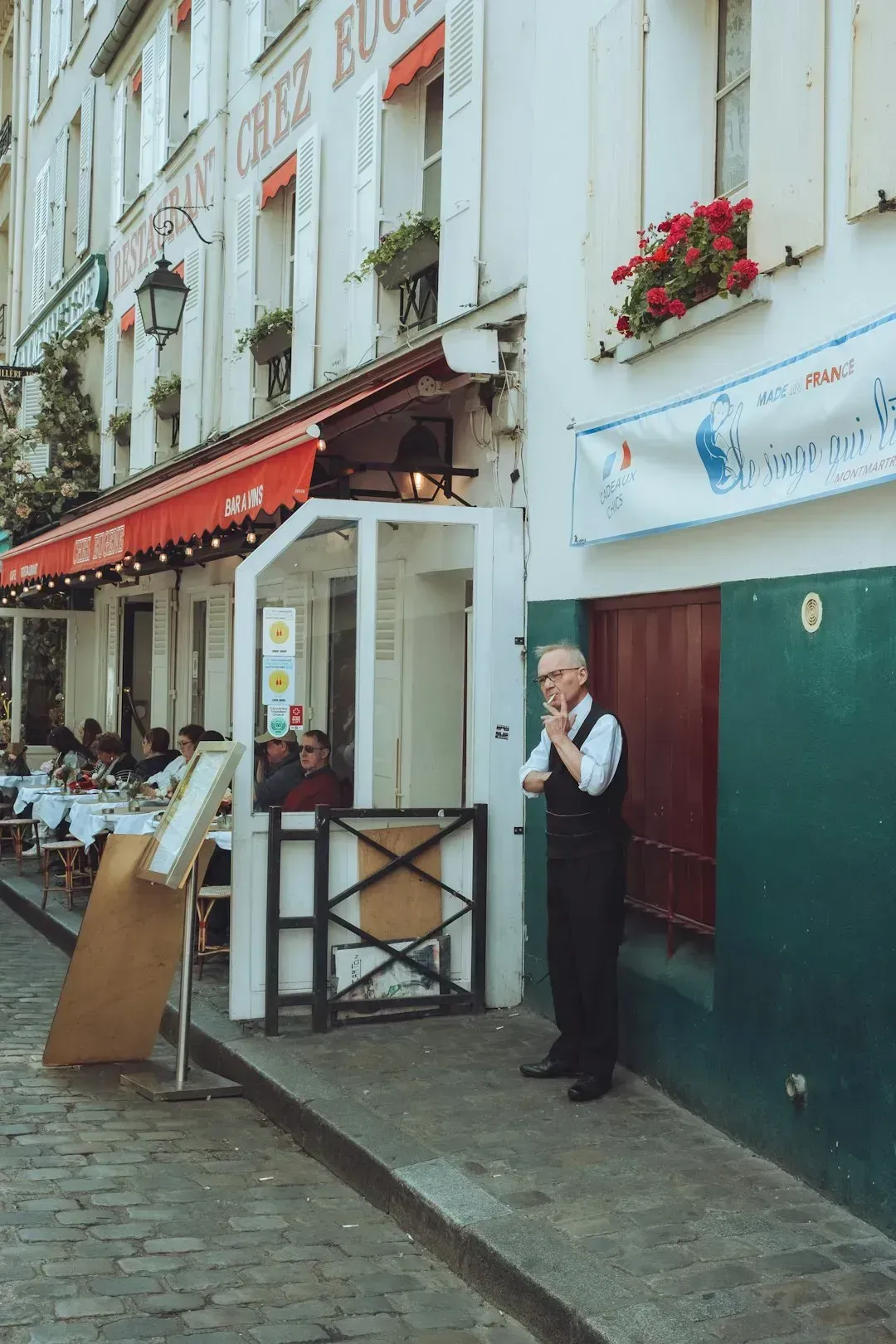 5. Opening with "Do you speak English?" before any French at all (Image Credits: Unsplash)