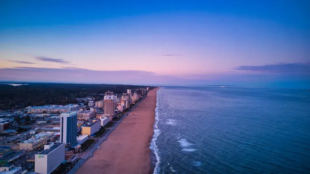 5. Virginia Beach, Virginia: Seafood by the Shore, Safety by the Numbers (Image Credits: Unsplash)