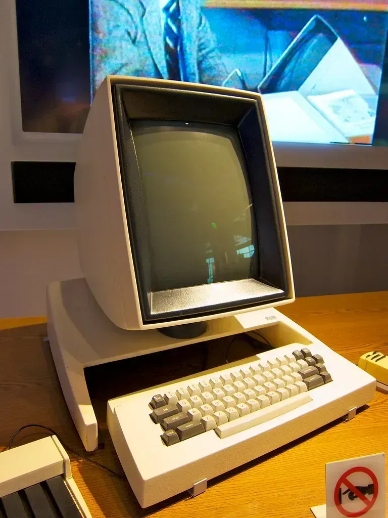 9. The Xerox Alto: The Personal Computer Nobody Bought (donjd2, Flickr, CC BY 2.0)