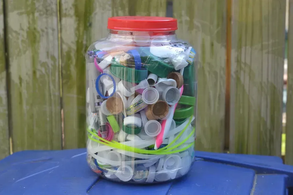 Reusing Containers, Jars, and Wrapping (Tobyotter, Flickr, CC BY 2.0)