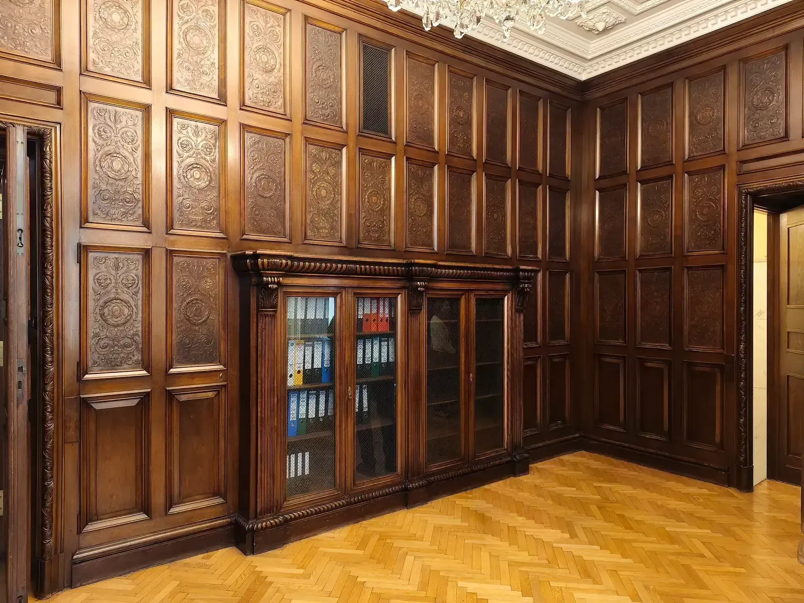 Heavy Wood Paneling (By Mojmir Churavy, CC0)
