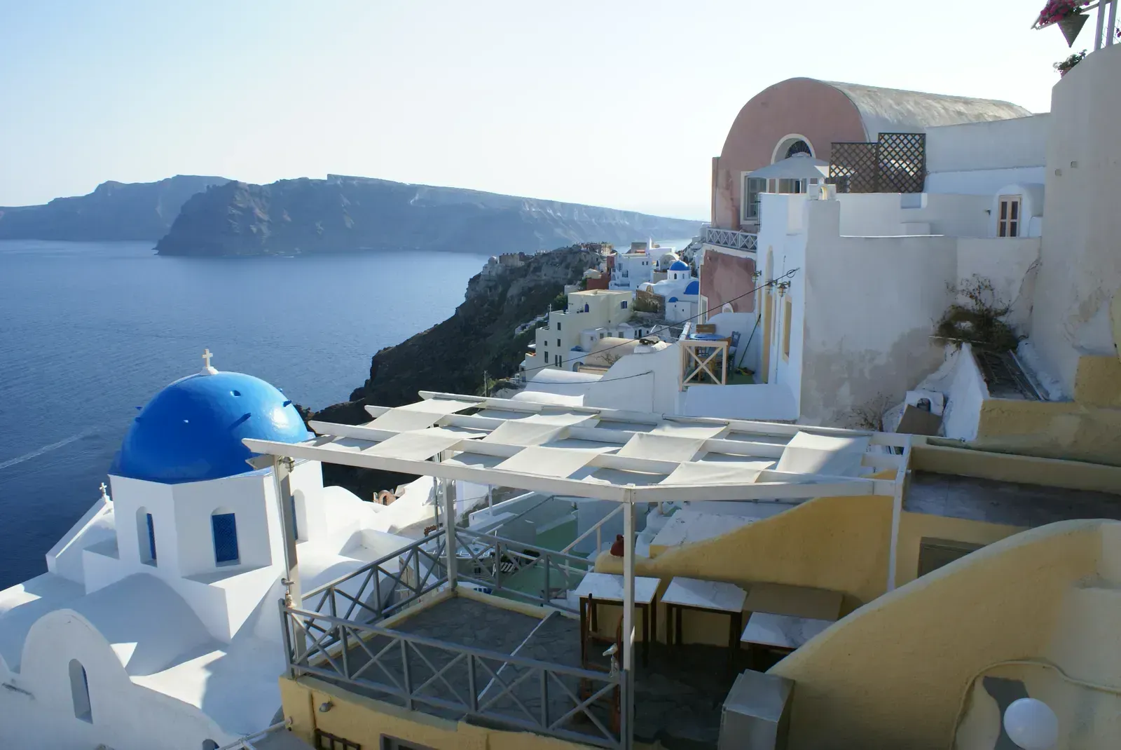 Greece: a flat rate with real staying power (Village of Oia on the Greek Island of Santorini
Uploaded by Gary Dee, CC BY 2.0)