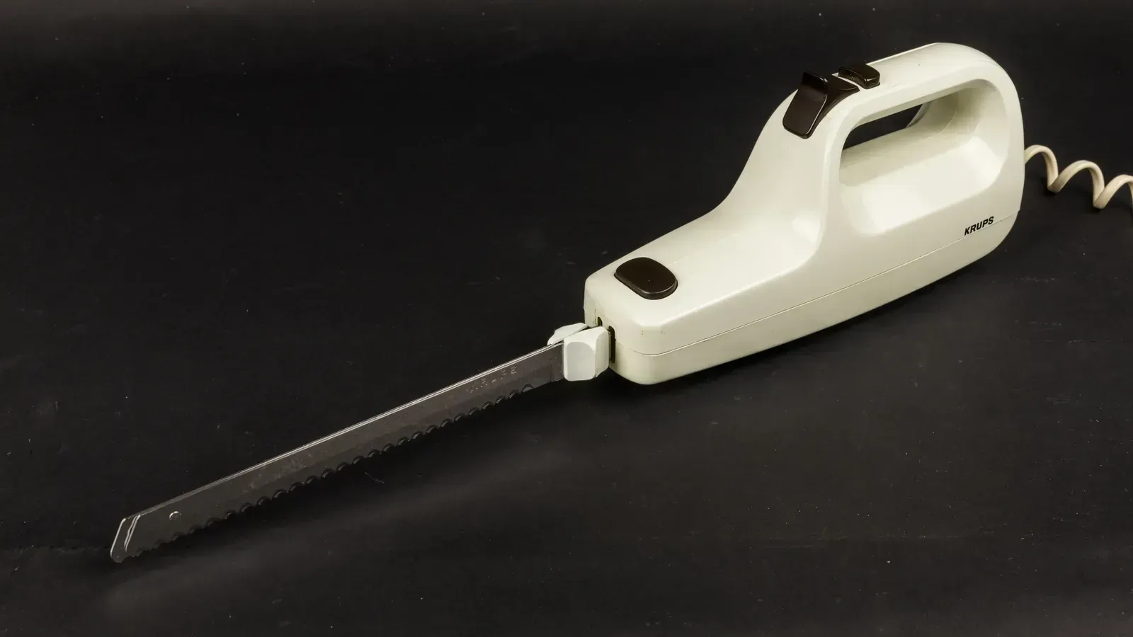 8. The Electric Knife (By Raimond Spekking, CC BY-SA 4.0)