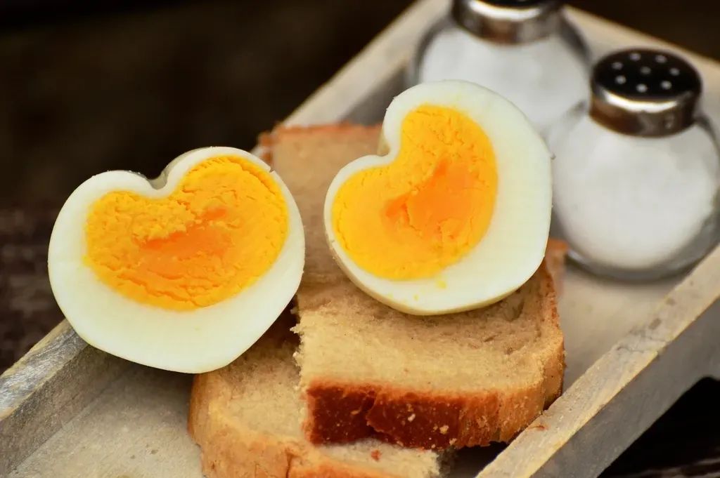 What Boiled Eggs Do for Your Heart (Image Credits: Rawpixel)