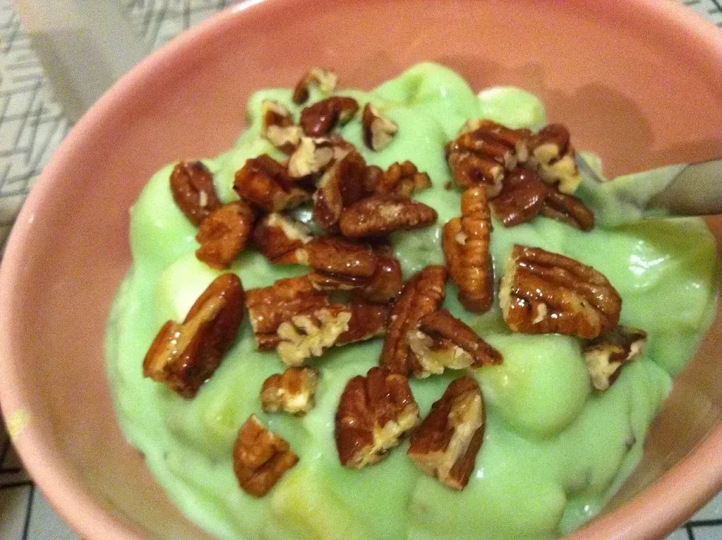 Watergate Salad (watashiwani, Flickr, CC BY 2.0)
