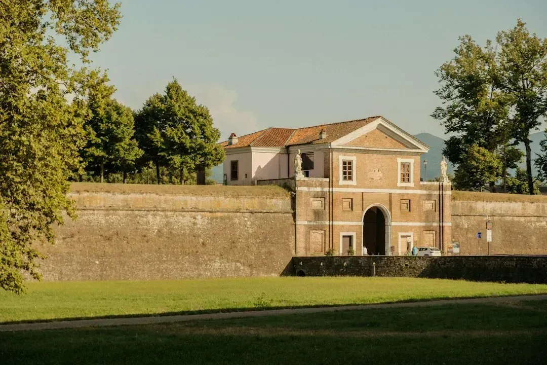 Lucca, Tuscany's Walled Retreat (Image Credits: Unsplash)