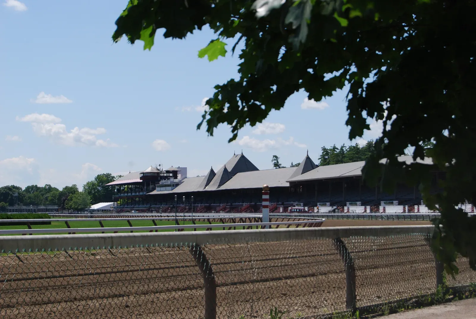 Saratoga Springs, New York: history, horses, and high culture (By UpstateNYer, CC BY-SA 3.0)