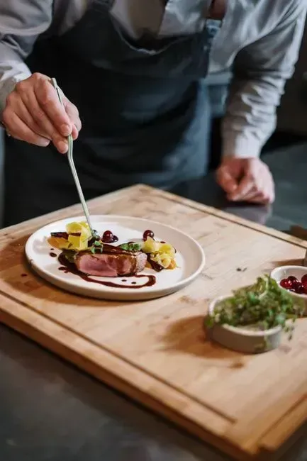 7. Taste-testing leftover specials before they get tossed (Image Credits: Pexels)