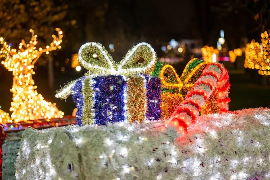 6. Keeping Holiday Decorations Up Too Long (Image Credits: Pexels)