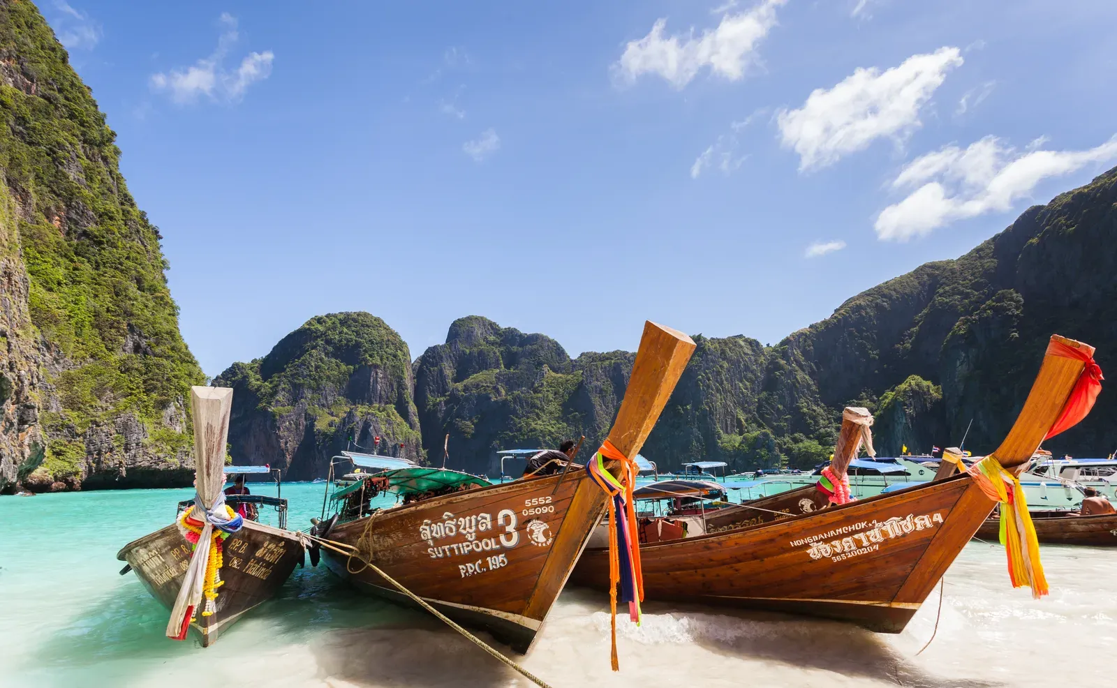 Maya Bay, Thailand: the beach that already had to shut its own doors (By Diego Delso, CC BY-SA 3.0)