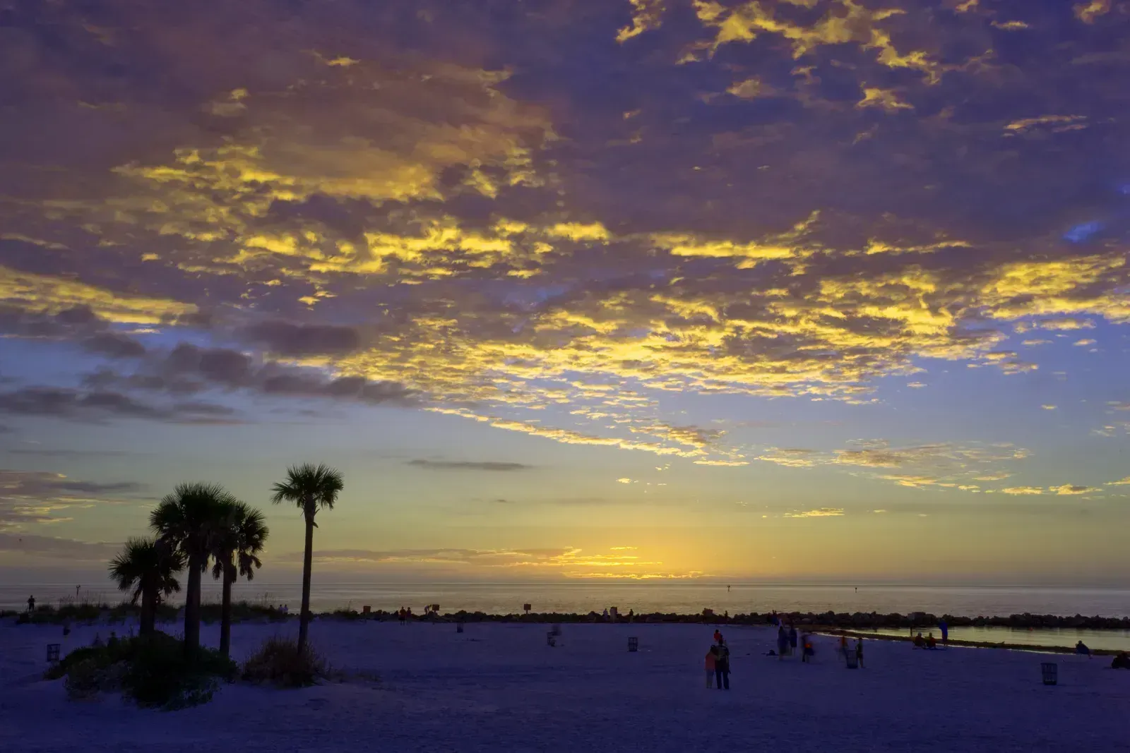 2. Clearwater, Florida: Beach Life Without the Madness (Clearwater Beach, Florida, CC BY 2.0)