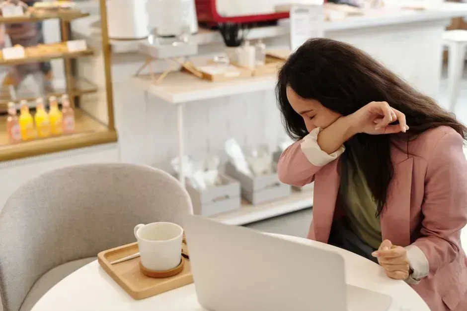 8. Sneezing or Coughing Near Open Food (Image Credits: Pexels)