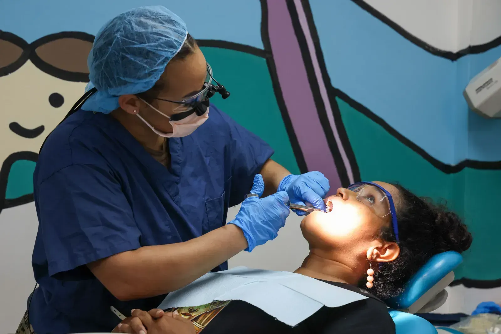 Panama: Dental and Specialist Care at a Fraction of US Prices (This image was released by the United States Army with the ID 250629-A-TN407-1146 (next).
This tag does not indicate the copyright status of the attached work. A normal copyright tag is still required. See Commons:Licensing.
العربية ∙ বাংলা ∙
Bahasa Indonesia ∙
Bahaso Jambi ∙
Deutsch ∙ Deutsch (Sie-Form) ∙ English ∙ español ∙ euskara ∙ فارسی ∙ français ∙ italiano ∙ 日本語 ∙ 한국어 ∙ македонски ∙ മലയാളം ∙ Plattdüütsch ∙ Nederlands ∙ polski ∙ پښتو ∙ português ∙ русский ∙ slovenščina ∙ svenska ∙ Türkçe ∙ українська ∙ 简体中文 ∙ 繁體中文 ∙ +/−, Public domain)