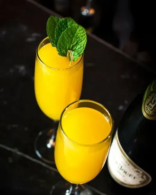 The Bottomless Mimosa: More Illusion Than Value (Image Credits: Pexels)