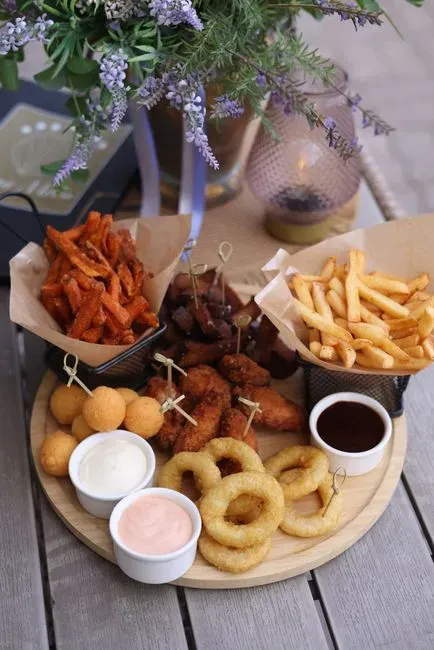 Order It: Appetizers as a Meal Strategy (Image Credits: Pexels)