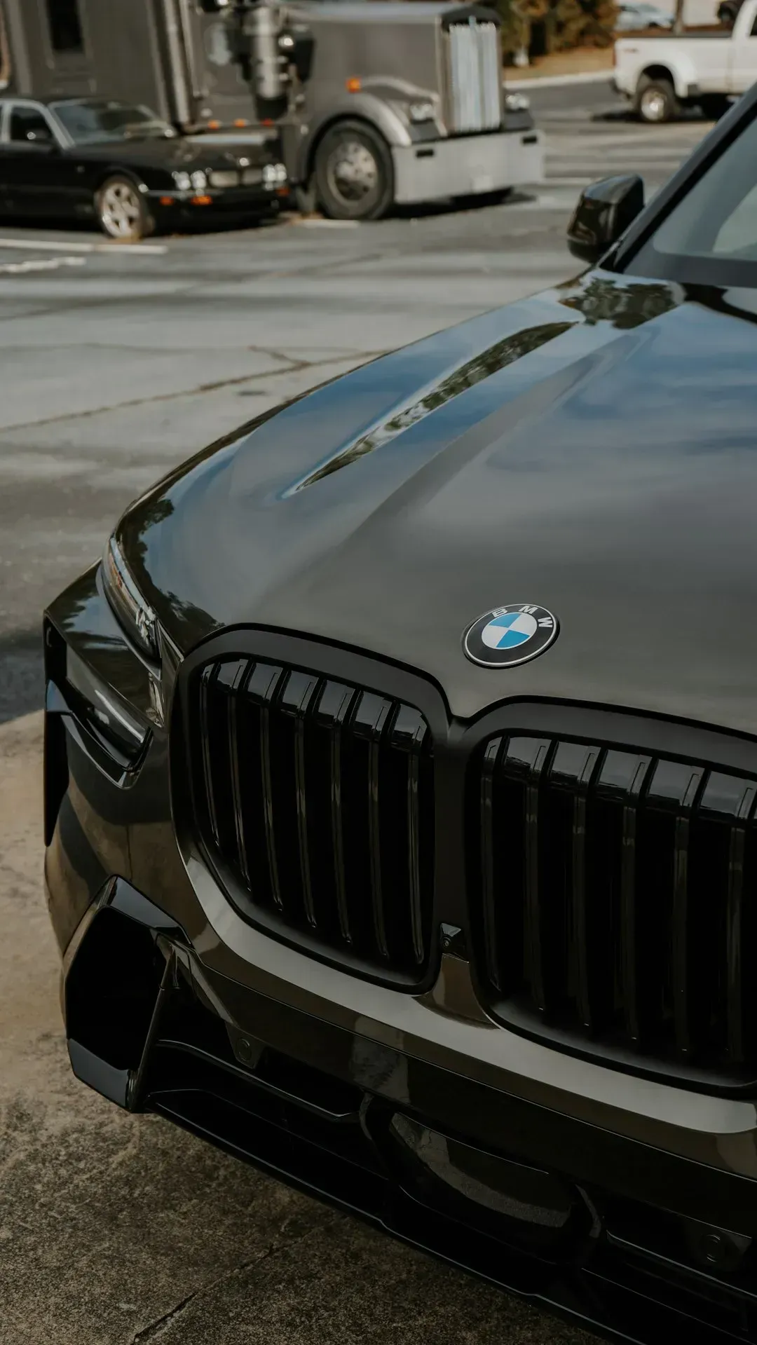 4. Oversized SUVs and luxury trucks (Image Credits: Unsplash)
