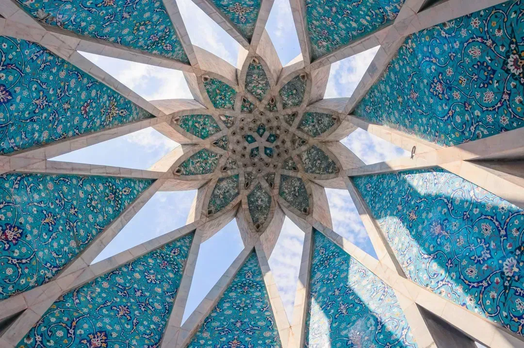 Wallpaper, Including the Ceiling (Image Credits: Unsplash)