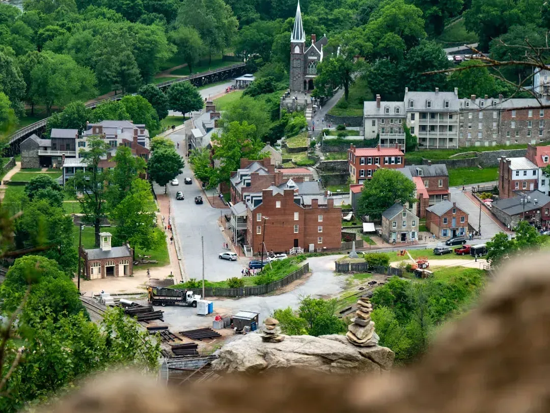 9. Weirton, West Virginia / The Mountain State Region: Emerging Value with Outstanding Quality of Life (Image Credits: Unsplash)